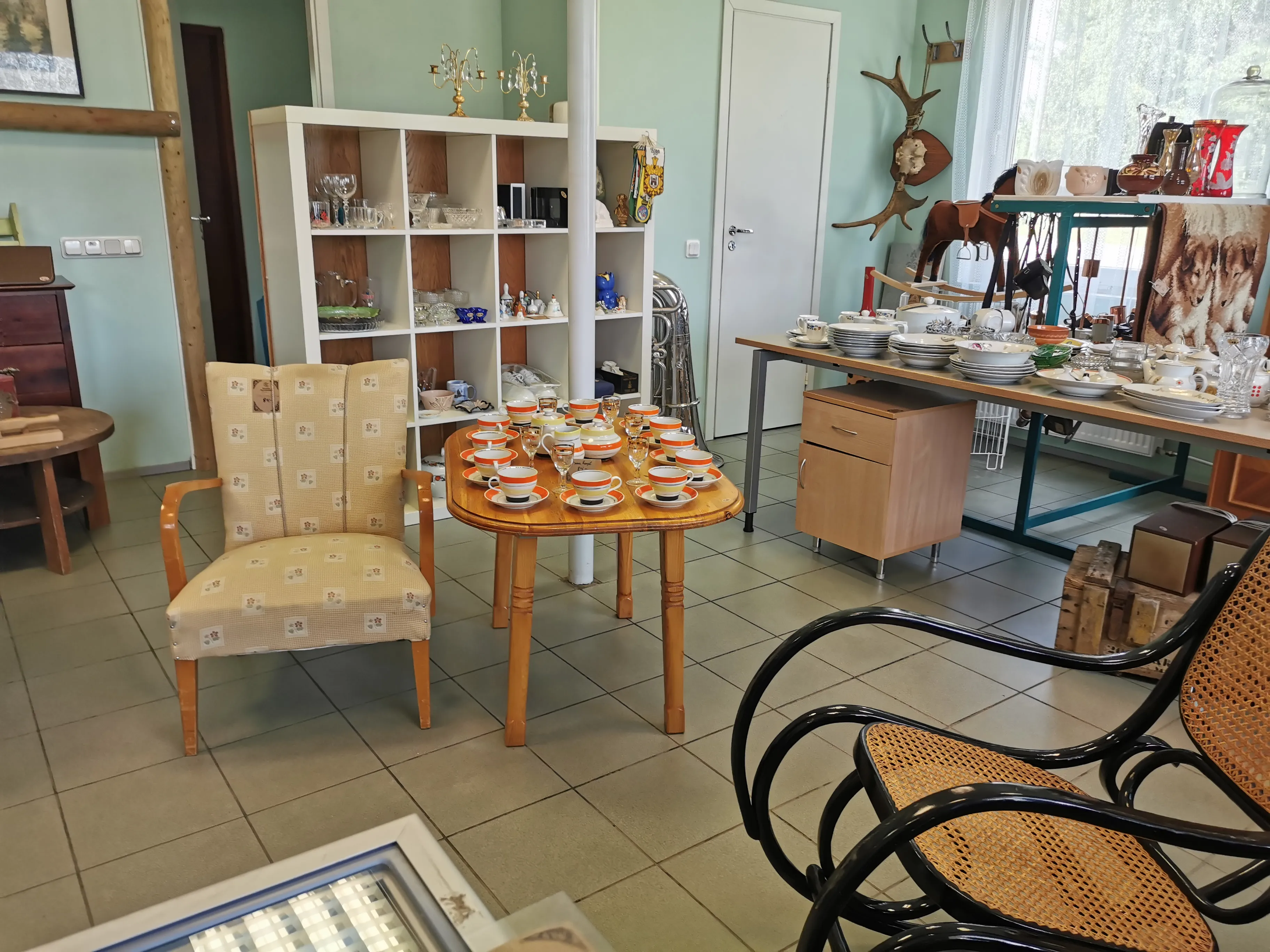 Nõukaaja mööbel ja kollektsiooniesemed - nostalgiline valik kauplus Varakambris Nõukaaja mööbel ja kollektsiooniesemed - nostalgiline valik kauplus Varakambris