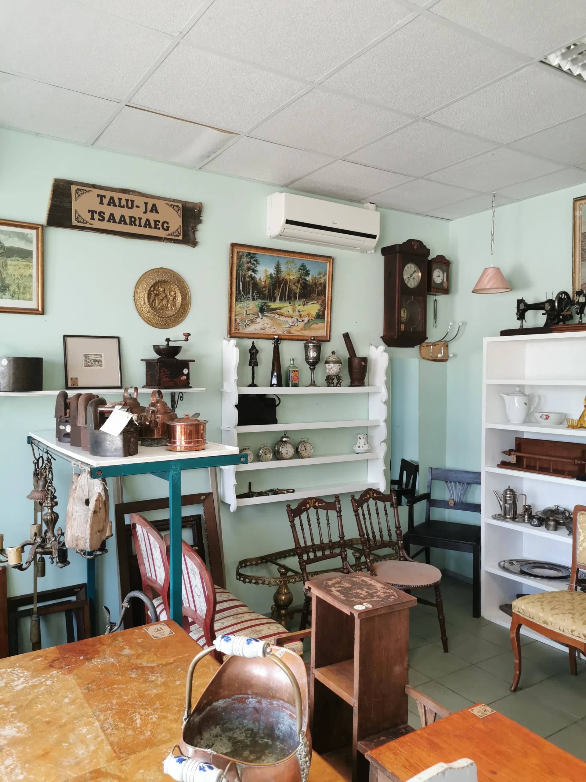 Antiikesemed ja sisustuselemendid - põnevad leiud Kauplus Varakambris Antiikesemed ja sisustuselemendid - põnevad leiud Kauplus Varakambris